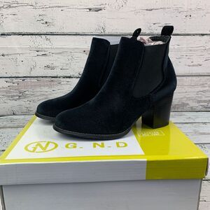 G.N.D. Black Suede Chelsea Ankle‎ Boots Block Heel Classic Booties [Size 6]